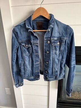Classic 90’s Blue Denim Jacket Articles of Society size small little distressed